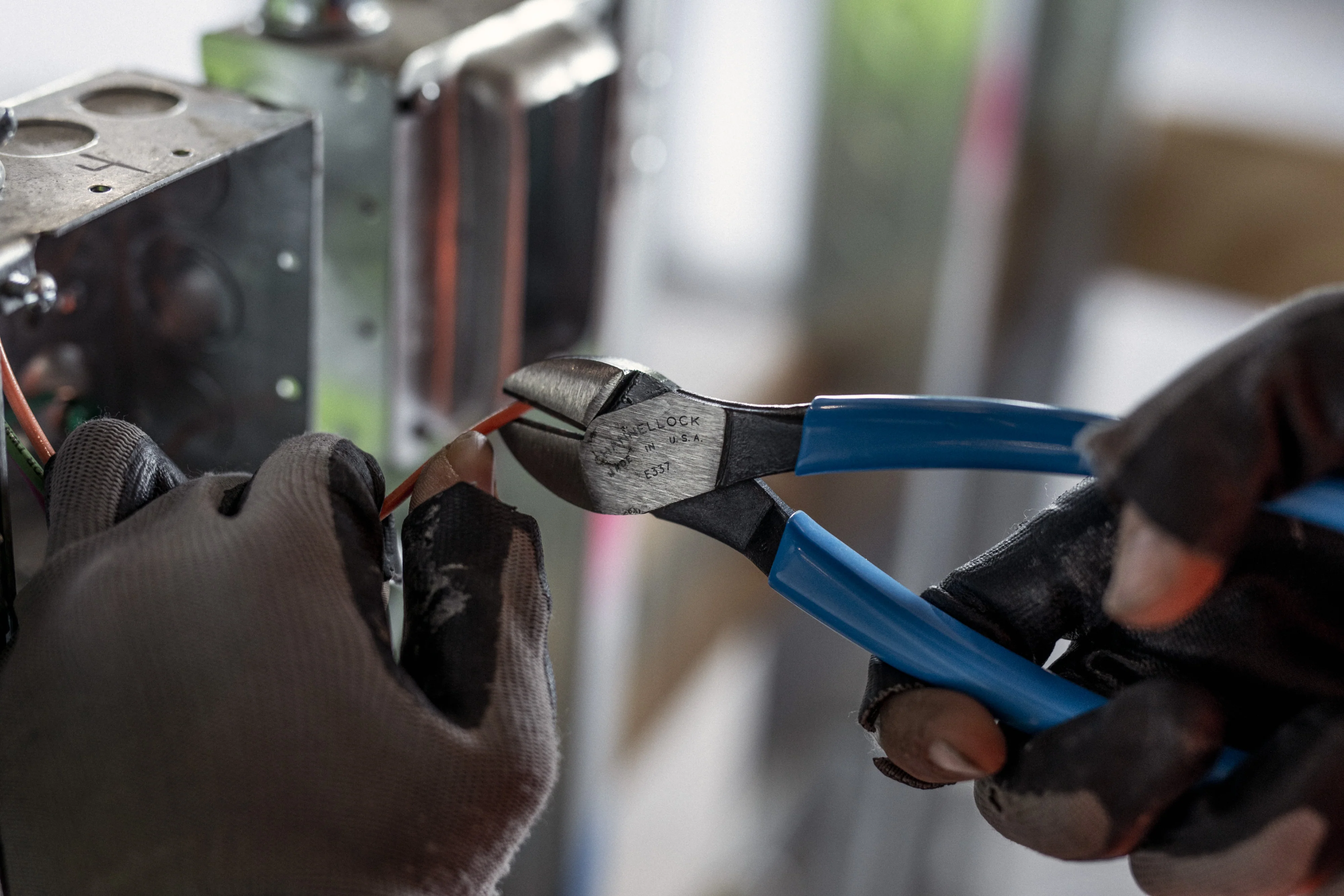 7-inch XLT Diagonal Cutting Pliers (337) - Image 9