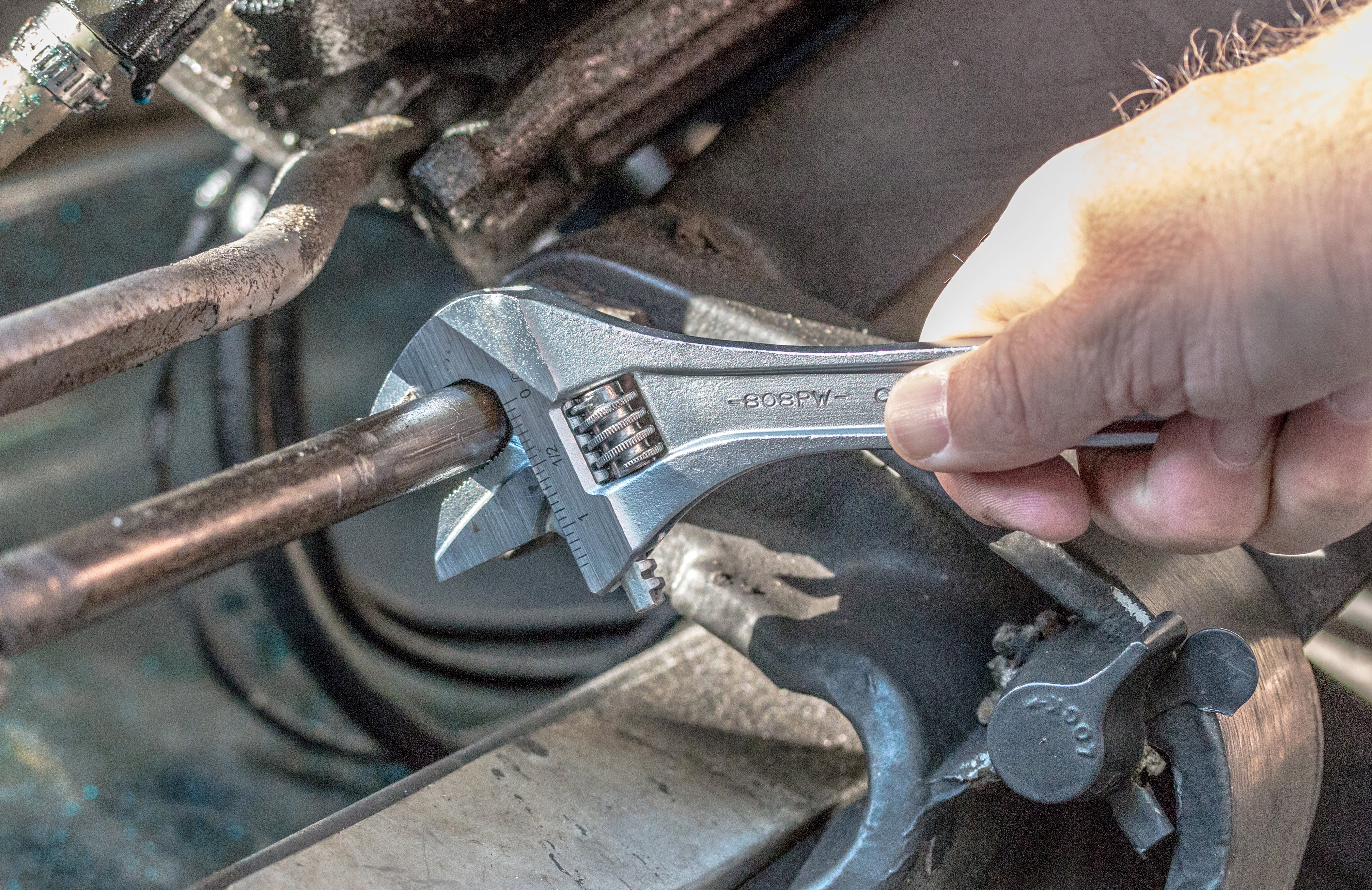 8-inch Reversible Jaw Adjustable Wrench (808PW) - Image 3
